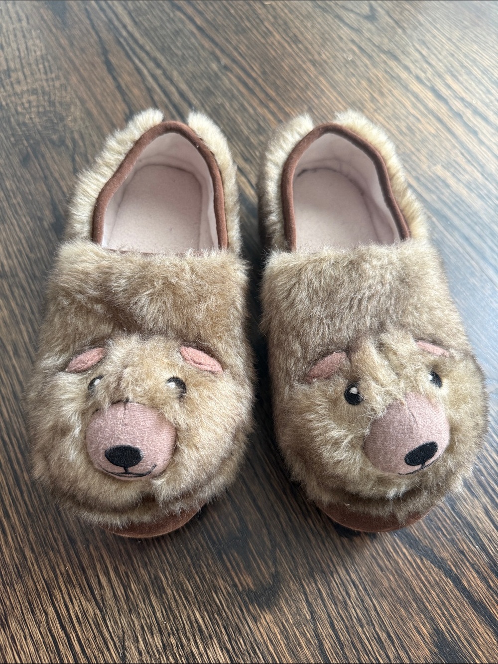 LL Bean Kids Animal Slippers, suede, like new, size 1-2 (Nut Brown Bear)